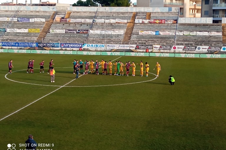 Real Acerrana Sbaraglia la FBC: Vittoria da Tre Punti Decisivi! - Gravina in Puglia